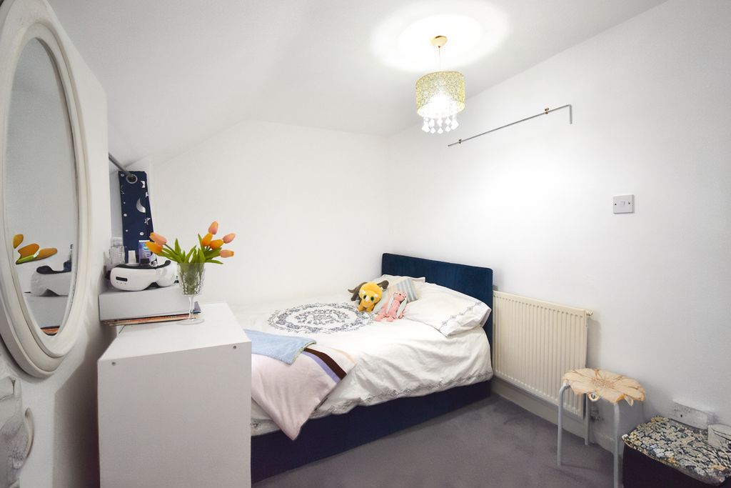 Bedroom- click for photo gallery